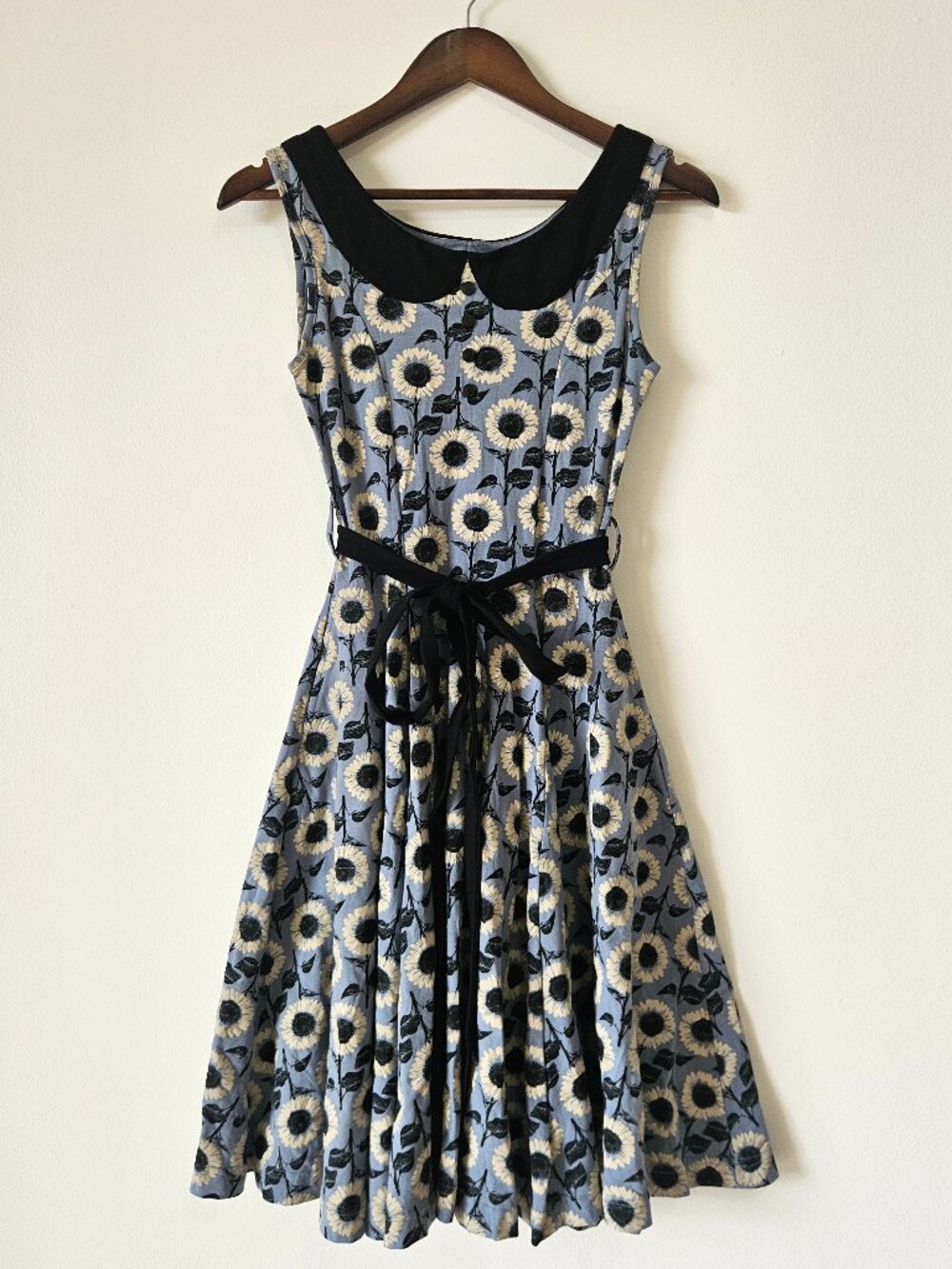 Effie's Heart Blue Cream Daisy Dress XS Navy Collar Waist Tie Modcloth Pockets